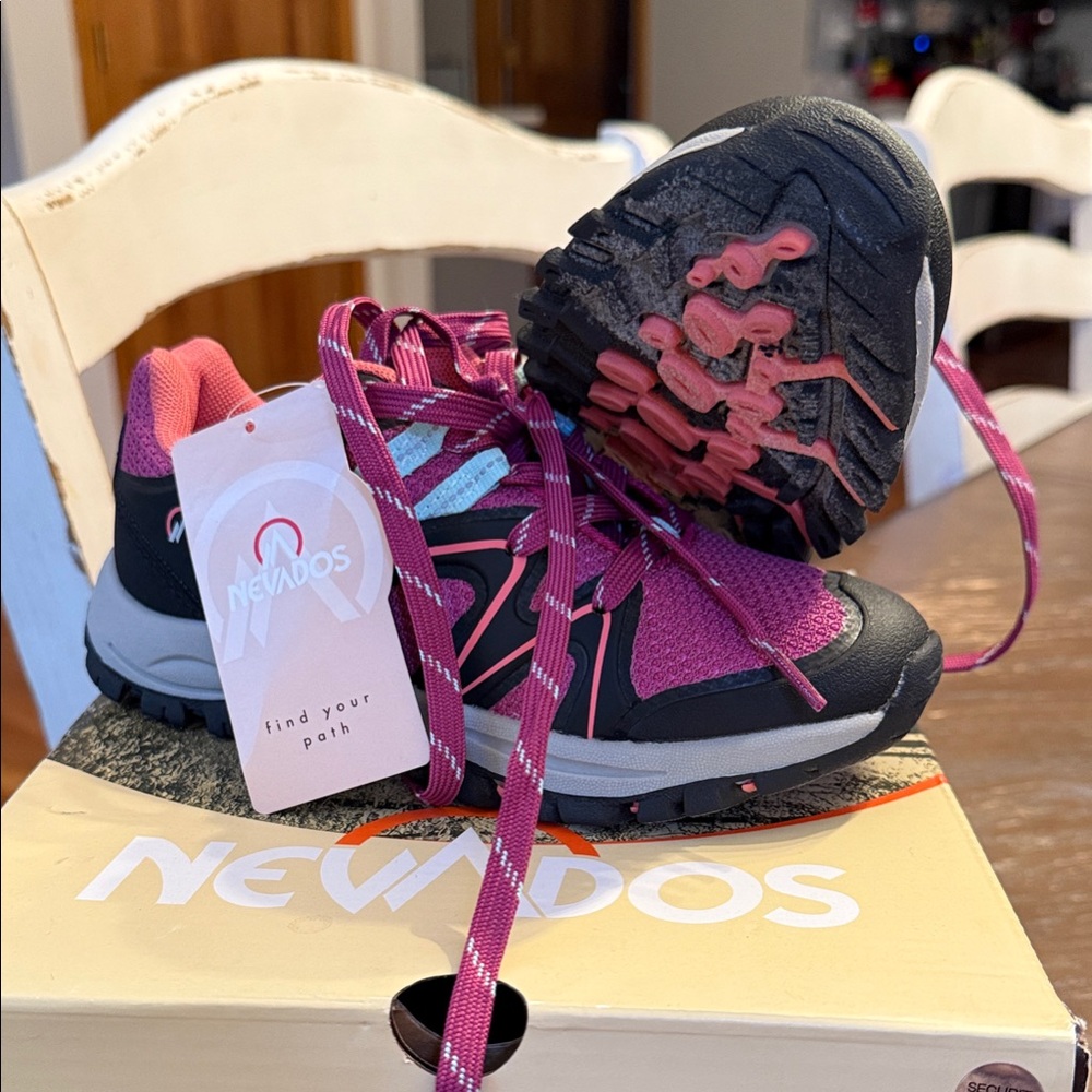 Nevados Kids' Pink and Black Sneakers